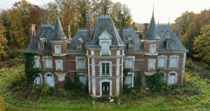 Inside an Abandoned Château That Time Forgot: The Frozen Mansion of the Pierre Family