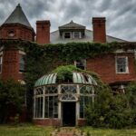 Abandoned But Still Worth Millions: Inside a Forgotten Estate Nobody Dares Touch