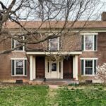This Forgotten Mansion Still Has Everything Inside — And Nobody Knows Why