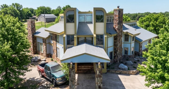 Inside the Abandoned Murder Mansion With 4 Cars Left Behind