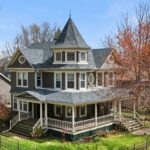 Inside a Forgotten 1902 Historic Home in Washington: Woodwork, Wallpaper & Whispers From the Past